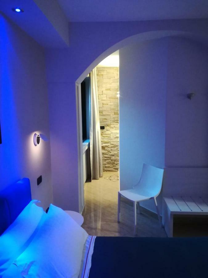 Sonevi Rooms Napoli Eksteriør billede