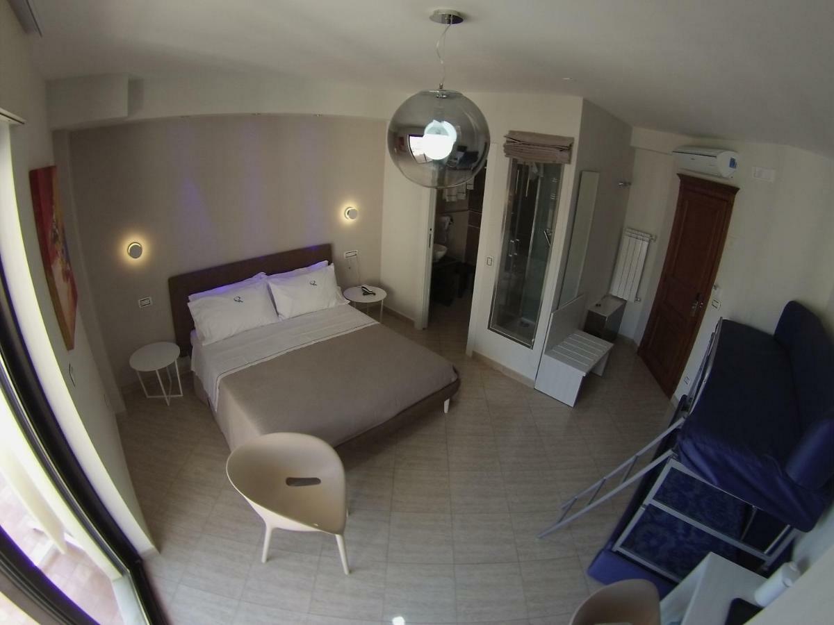 Sonevi Rooms Napoli Eksteriør billede
