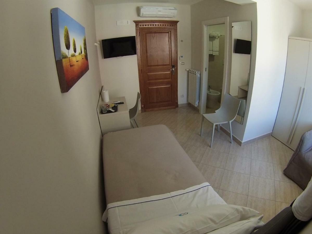 Sonevi Rooms Napoli Eksteriør billede