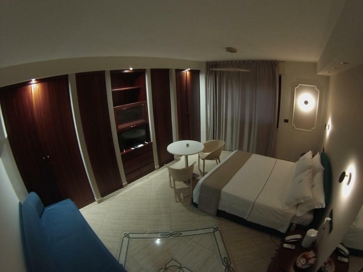 Sonevi Rooms Napoli Eksteriør billede