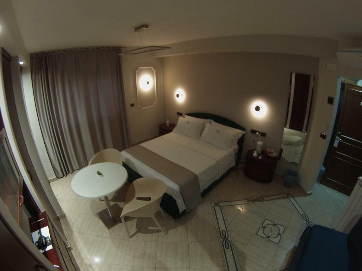 Sonevi Rooms Napoli Eksteriør billede